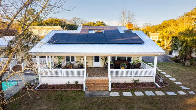 $699,000 | 402 Knott Drive, Eutawville, SC 29048