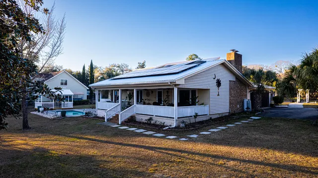 $699,000 | 402 Knott Drive, Eutawville, SC 29048