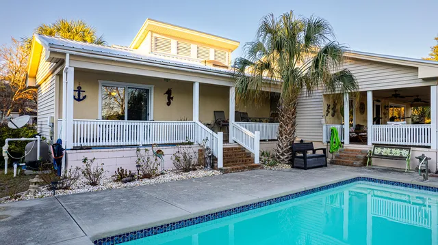 $699,000 | 402 Knott Drive, Eutawville, SC 29048