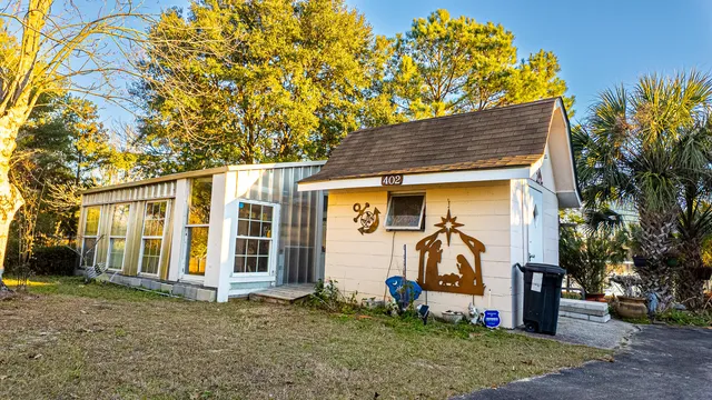 $699,000 | 402 Knott Drive, Eutawville, SC 29048