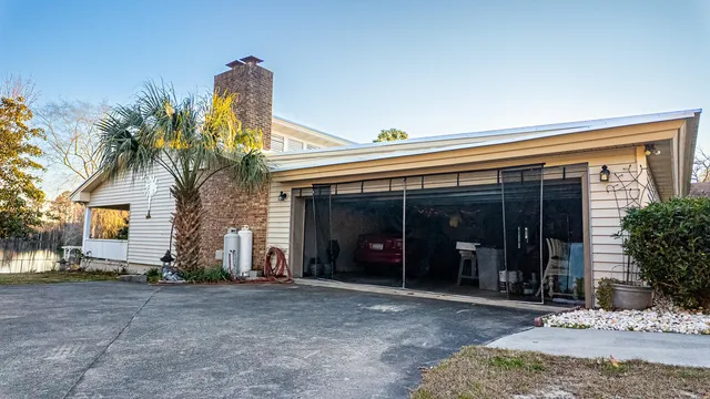 $699,000 | 402 Knott Drive, Eutawville, SC 29048