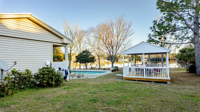 $699,000 | 402 Knott Drive, Eutawville, SC 29048