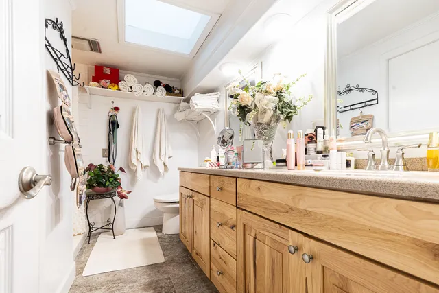 $699,000 | 402 Knott Drive, Eutawville, SC 29048