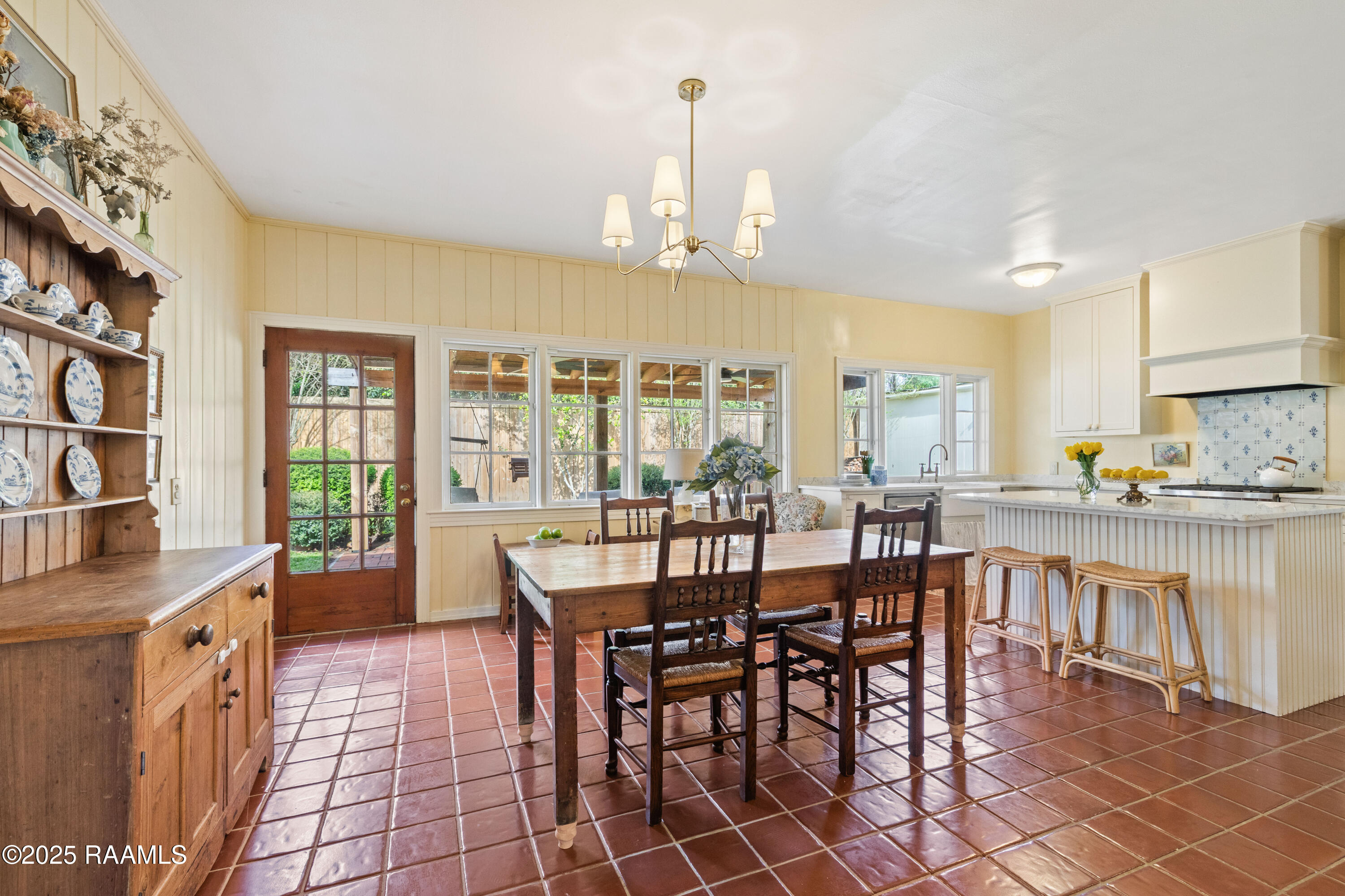 208 Beverly Drive Lafayette, LA 70503 - Photo 12 of 50 208Beverly-33