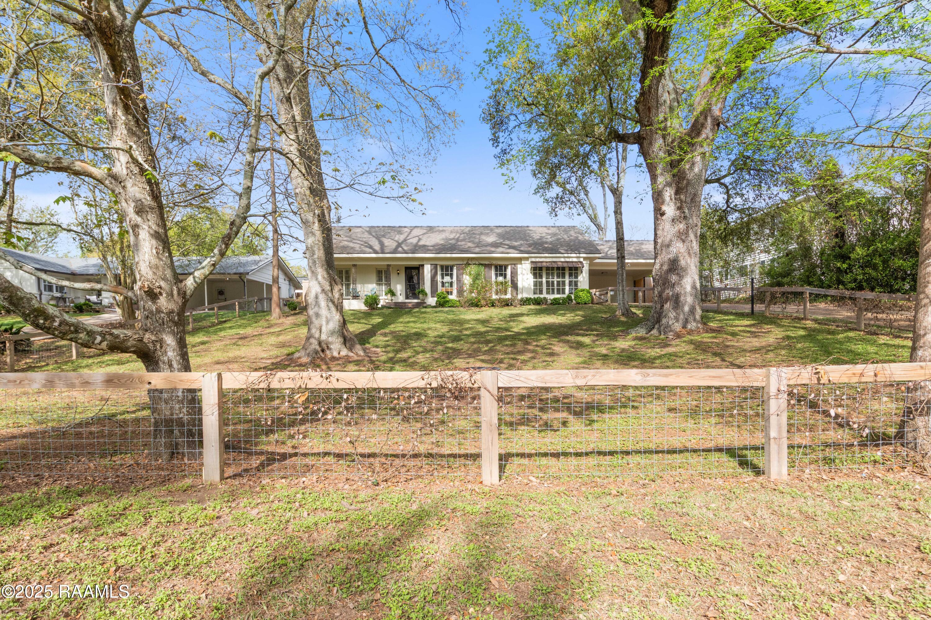 208 Beverly Drive Lafayette, LA 70503 - Photo 3 of 50 208Beverly-1
