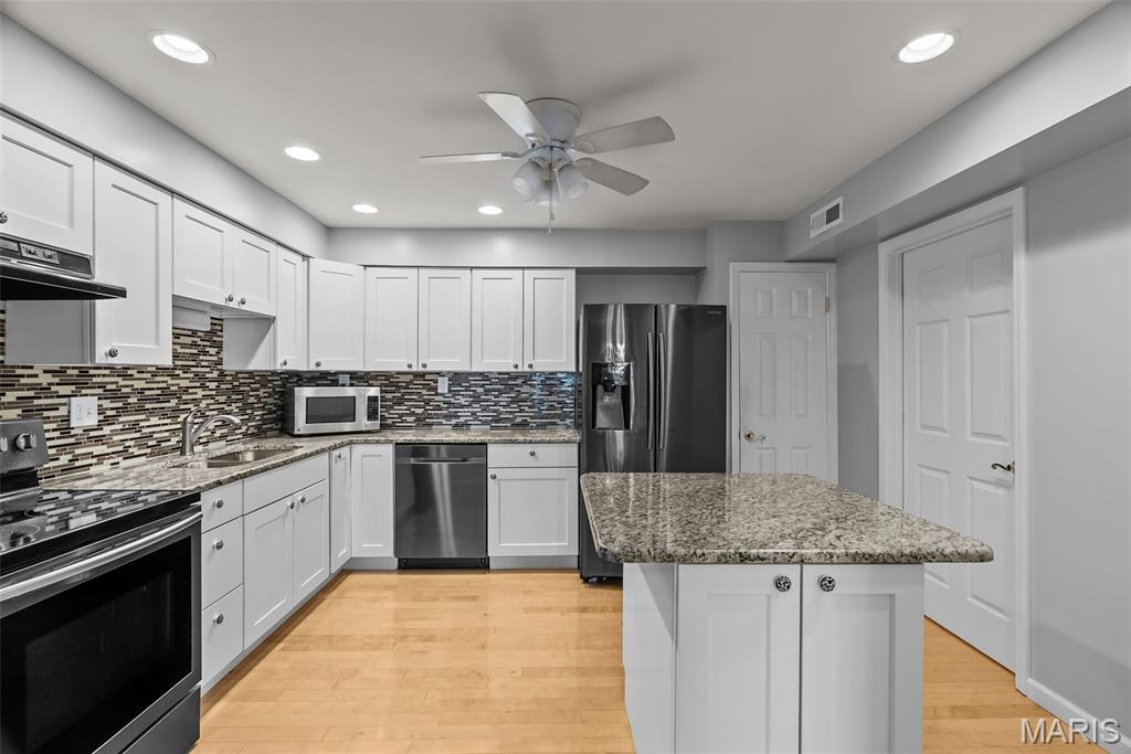 15009 Claymoor Court, Unit 15 Chesterfield, MO 63017 - Photo 15 of 42