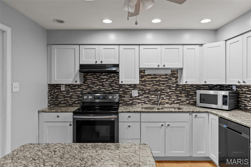 15009 Claymoor Court, Unit 15 Chesterfield, MO 63017 - Photo 16 of 42