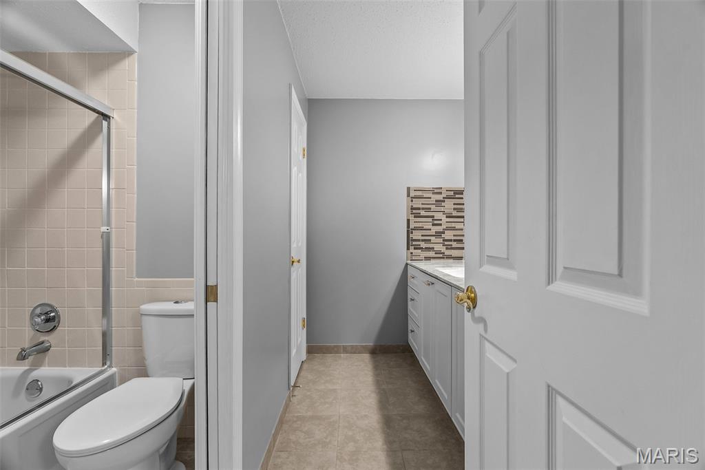 15009 Claymoor Court, Unit 15 Chesterfield, MO 63017 - Photo 22 of 42