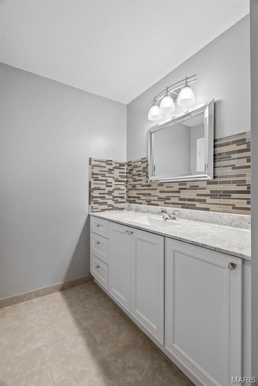 15009 Claymoor Court, Unit 15 Chesterfield, MO 63017 - Photo 23 of 42