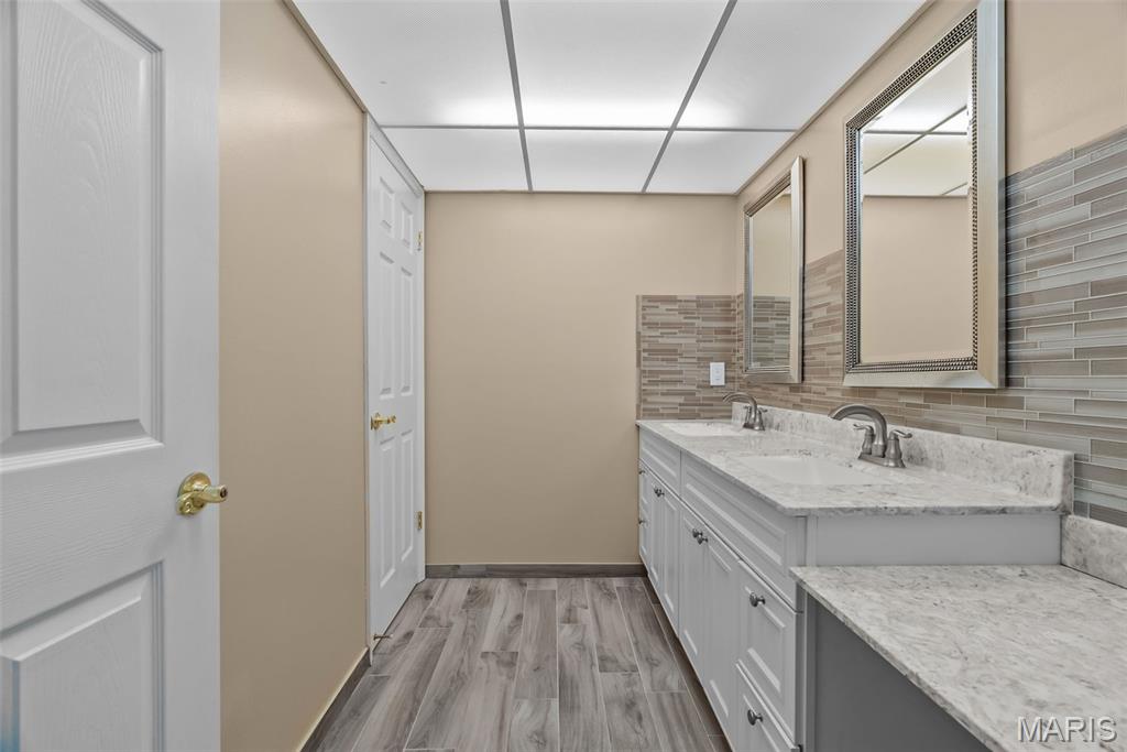 15009 Claymoor Court, Unit 15 Chesterfield, MO 63017 - Photo 27 of 42