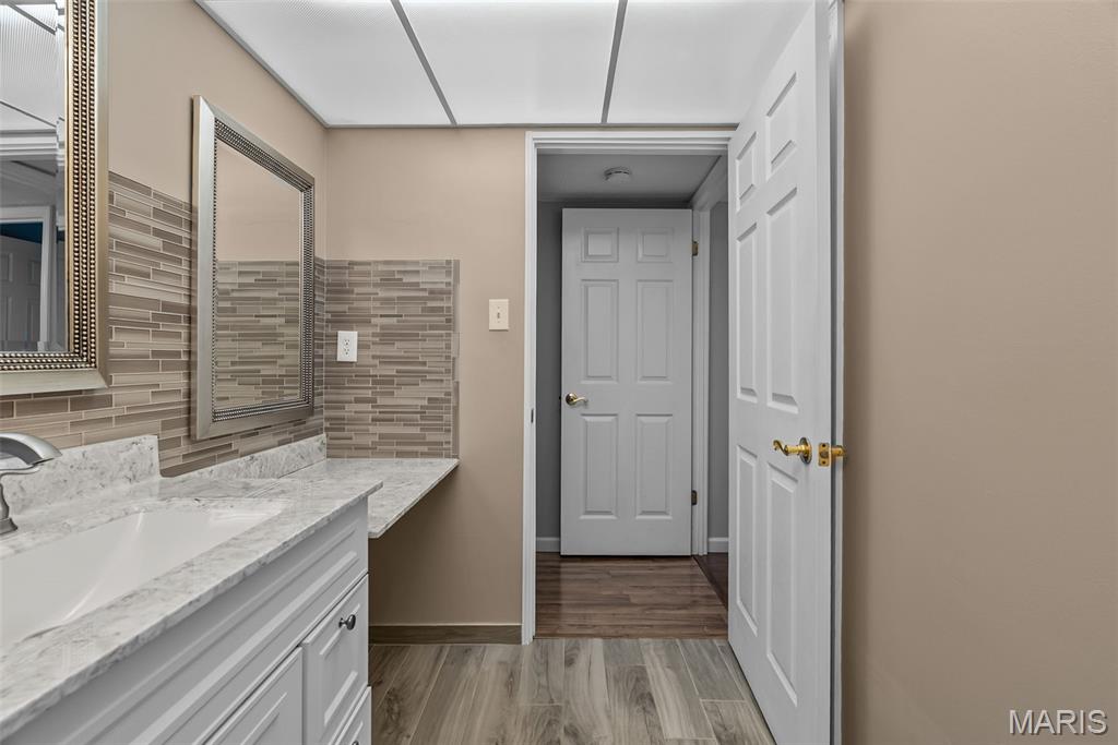 15009 Claymoor Court, Unit 15 Chesterfield, MO 63017 - Photo 30 of 42