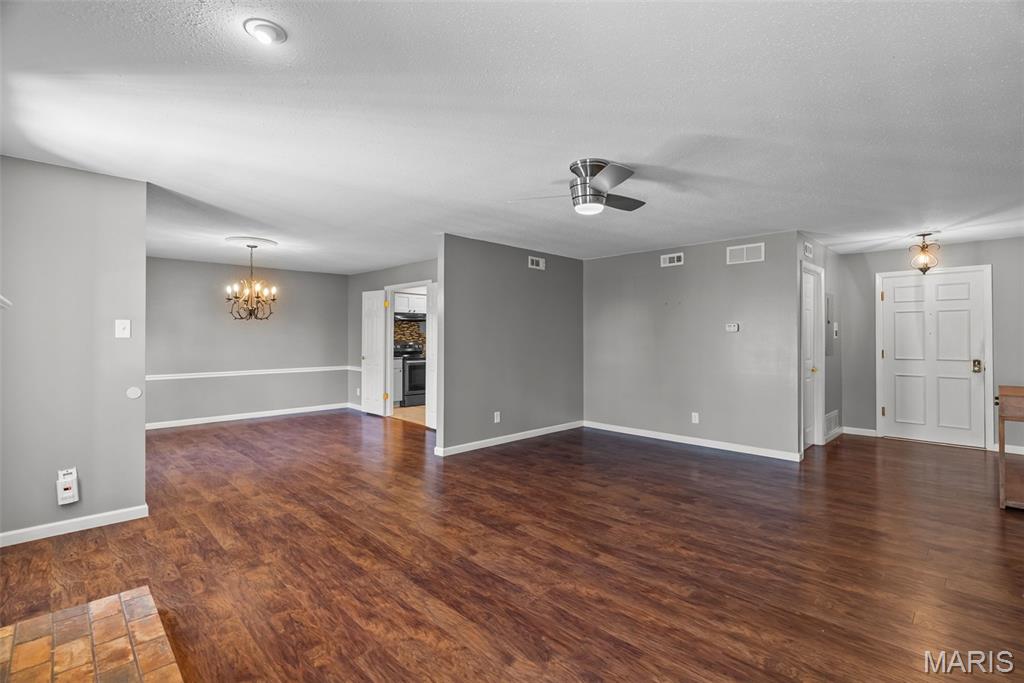 15009 Claymoor Court, Unit 15 Chesterfield, MO 63017 - Photo 5 of 42