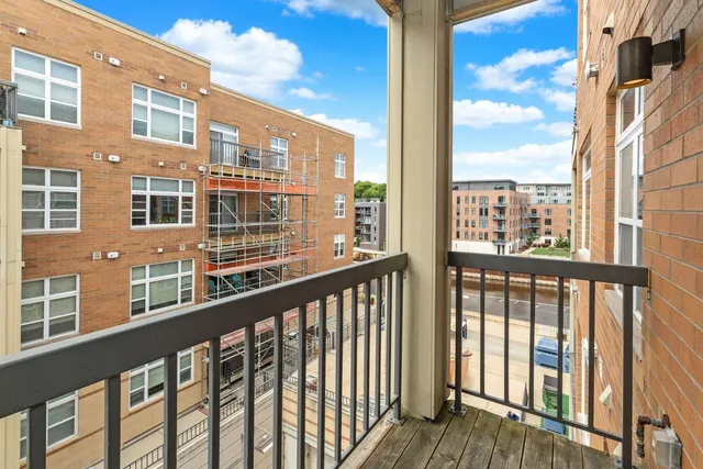 $272,500 | 1925 North Water Street, Unit 301, Milwaukee, WI 53202