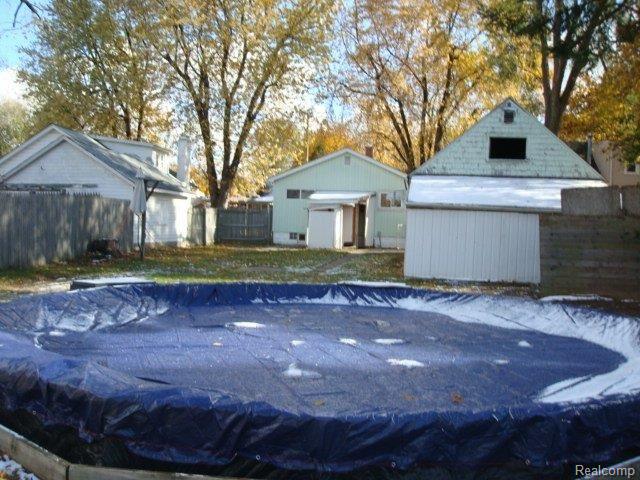 1803 Manse Road Waterford, MI 48328 - Photo 2 of 8 Back.JPG