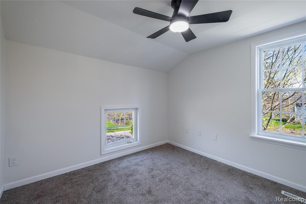 227 Emily Street Flushing, MI 48433 - Photo 17 of 32