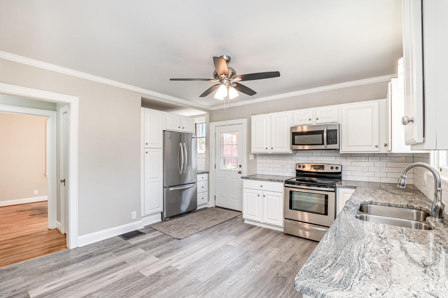 3655 Jessup Road Cincinnati, OH 45247 - Photo 4 of 17