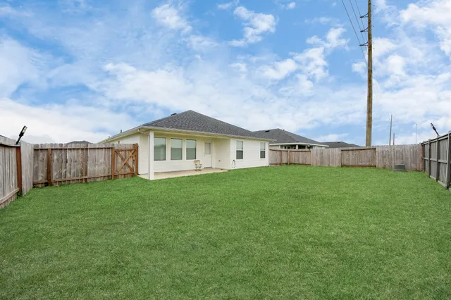 $277,000 | 2039 Woodlark Way, Sealy, TX 77474