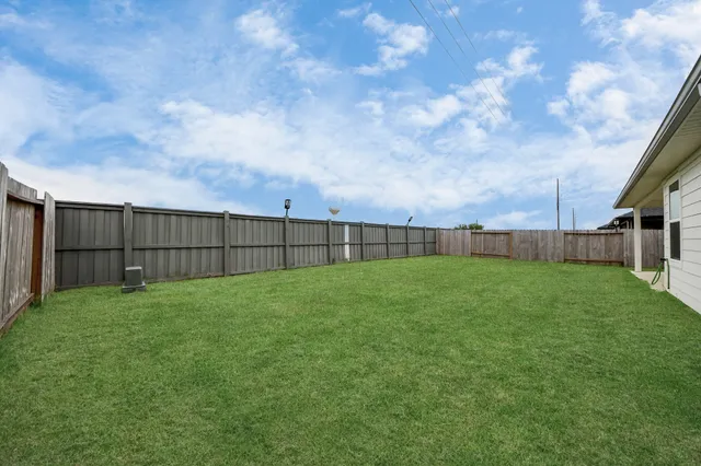 $277,000 | 2039 Woodlark Way, Sealy, TX 77474