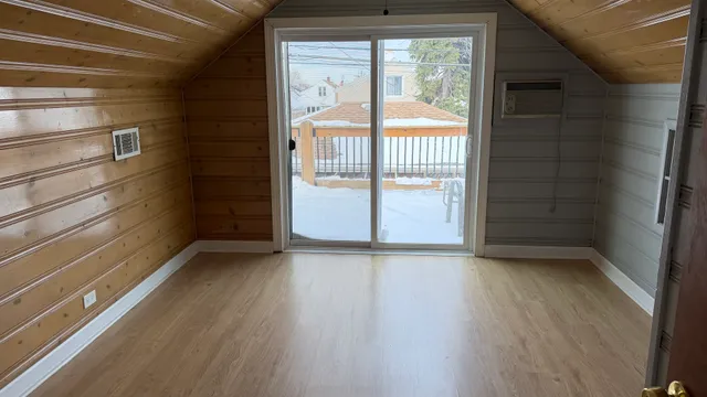 $2,500 | 3800 West 78th Place, Chicago, IL 60652