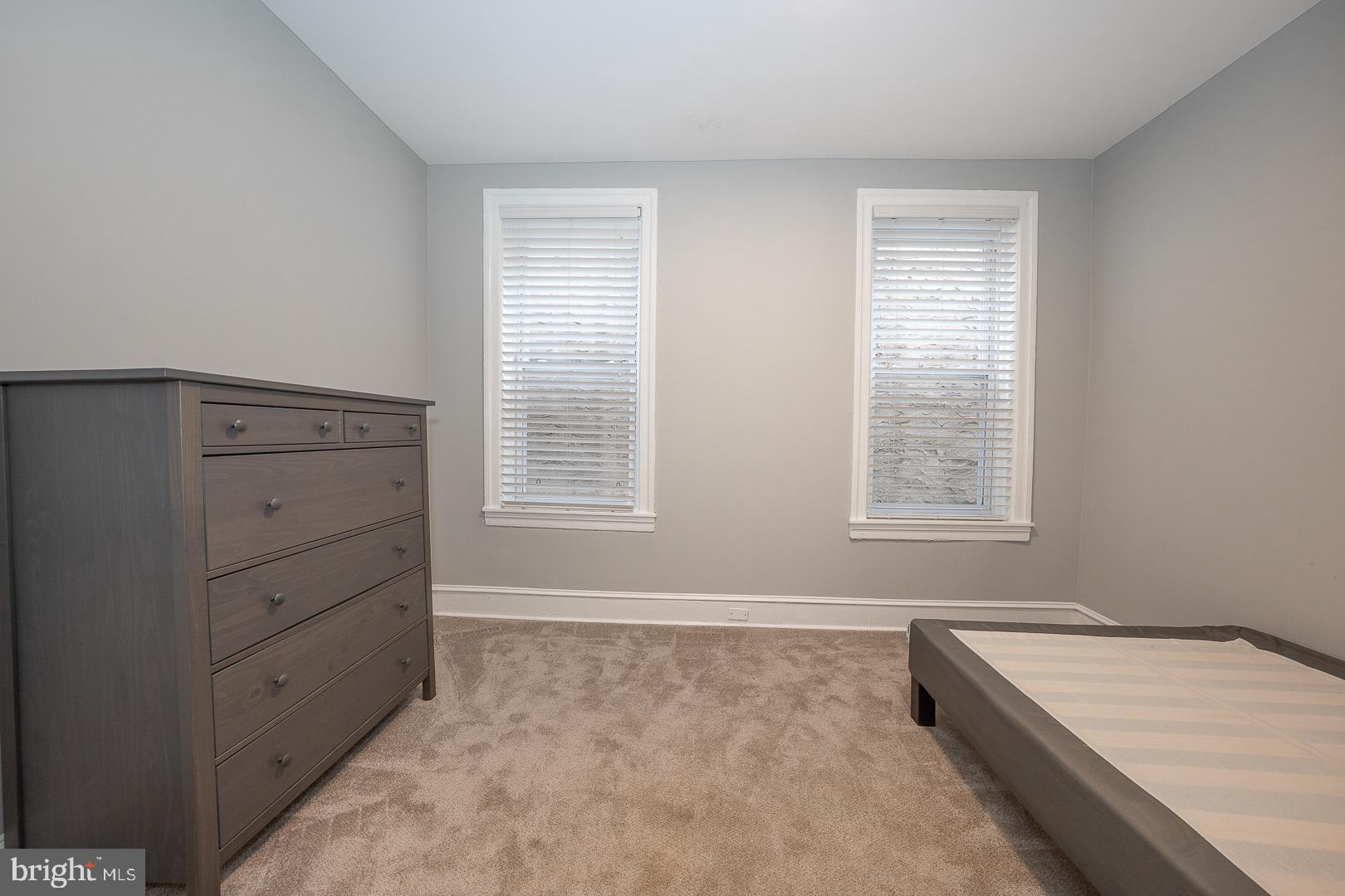 524 South 3rd Street Philadelphia, PA 19147 - Photo 12 of 22 walk in closet with window