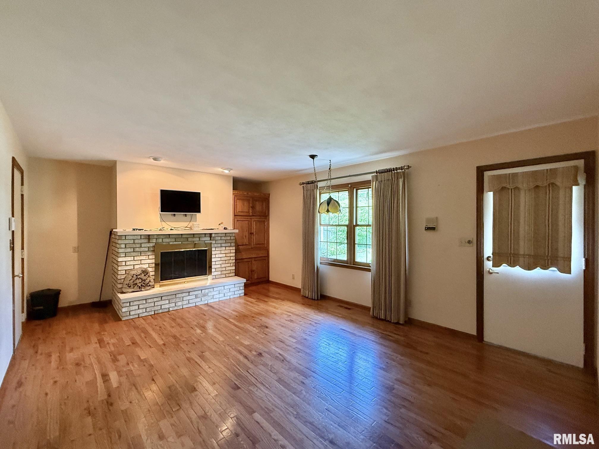 6708 North Post Oak Road Peoria, IL 61615 - Photo 9 of 27 Gallery Image 9