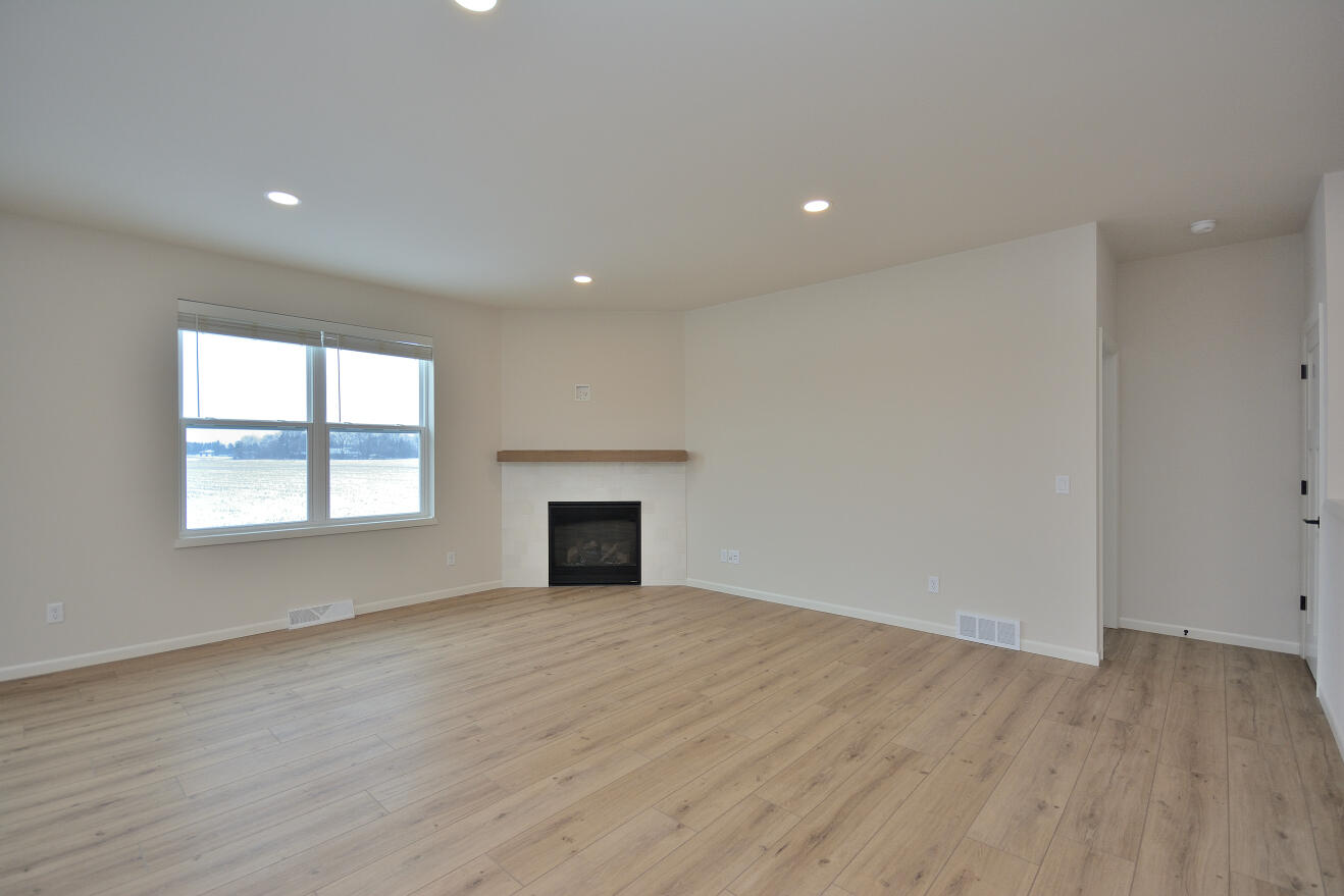 1017 Elderberry Road Oconomowoc, WI 53066 - Photo 15 of 33 79 ARWT (10)