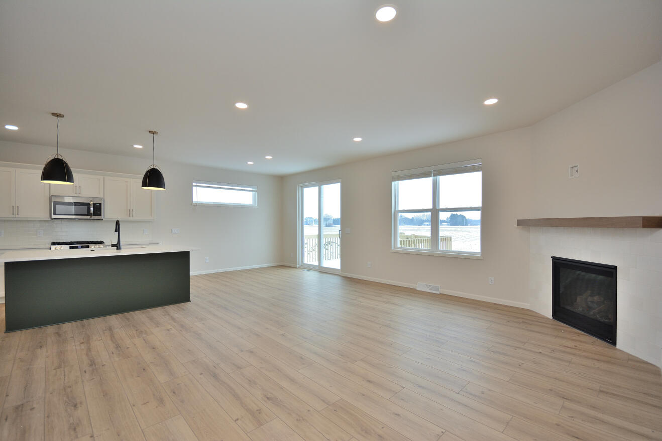 1017 Elderberry Road Oconomowoc, WI 53066 - Photo 17 of 33 79 ARWT (12)