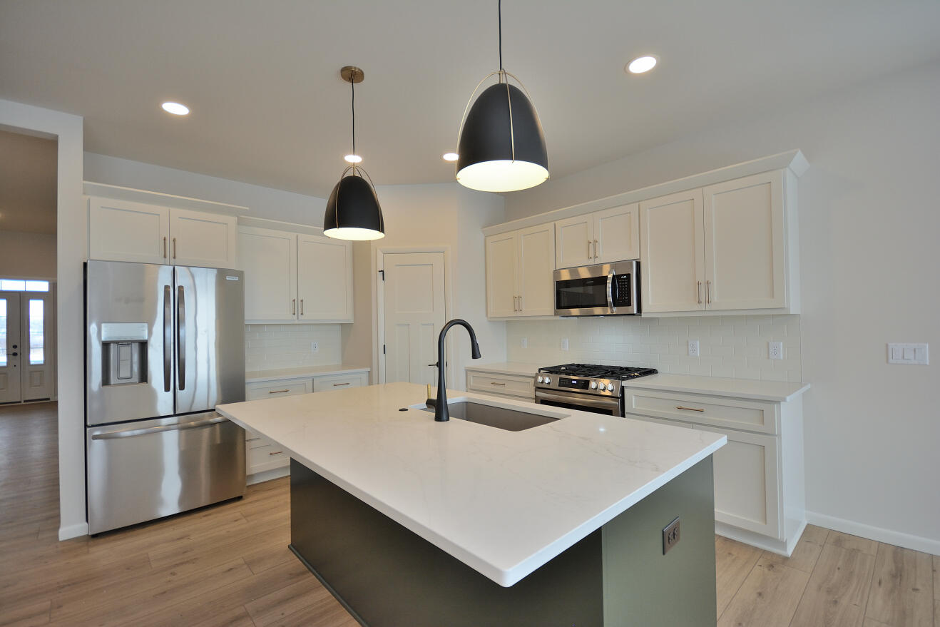 1017 Elderberry Road Oconomowoc, WI 53066 - Photo 19 of 33 79 ARWT (14)