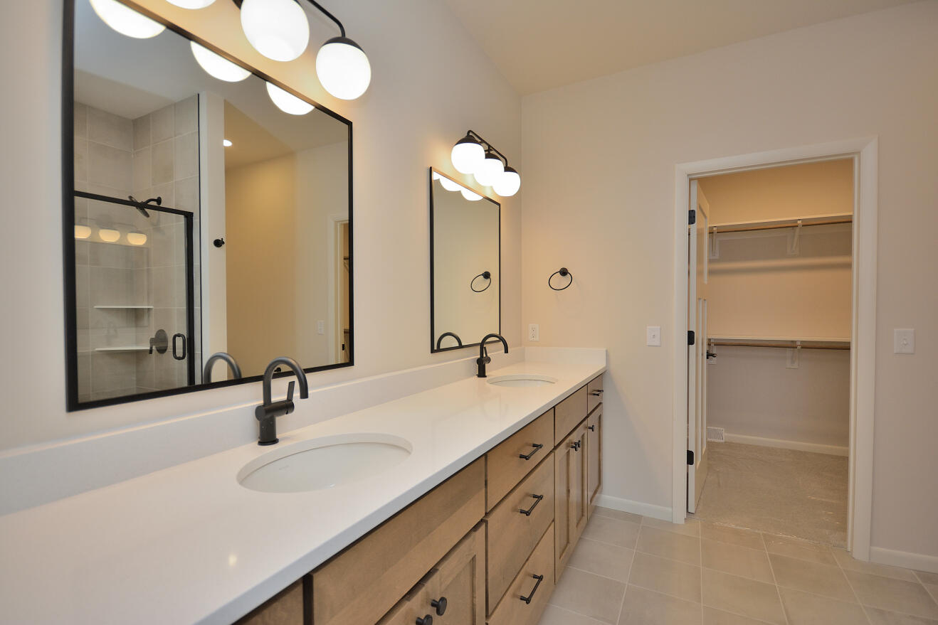 1017 Elderberry Road Oconomowoc, WI 53066 - Photo 26 of 33 79 ARWT (21)