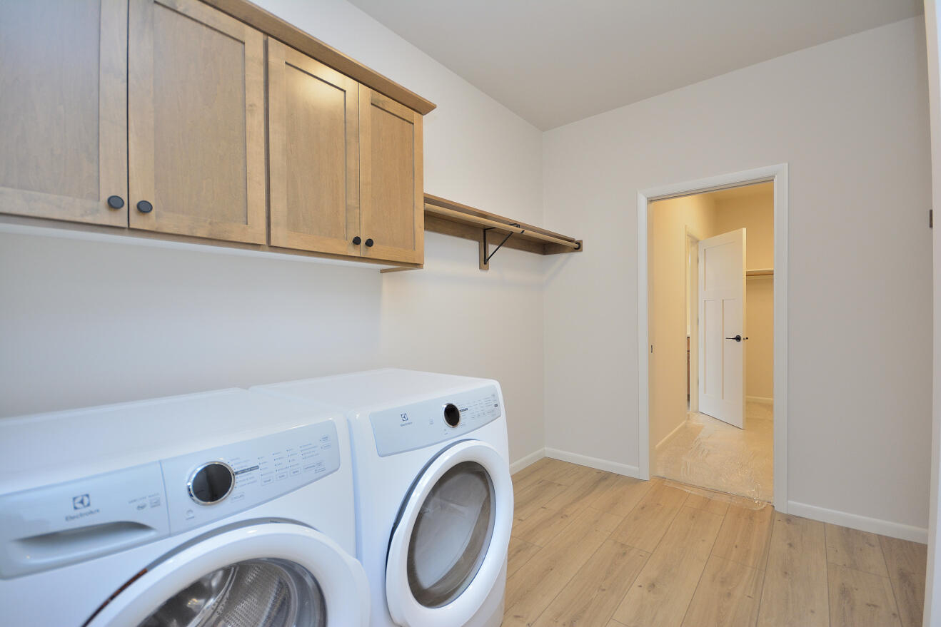 1017 Elderberry Road Oconomowoc, WI 53066 - Photo 29 of 33 79 ARWT (24)