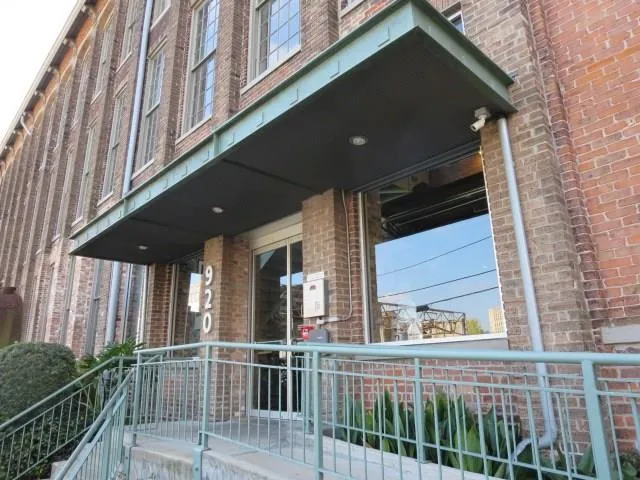 $1,750 | 920 Poeyfarre Street, Unit 245, New Orleans, LA 70130
