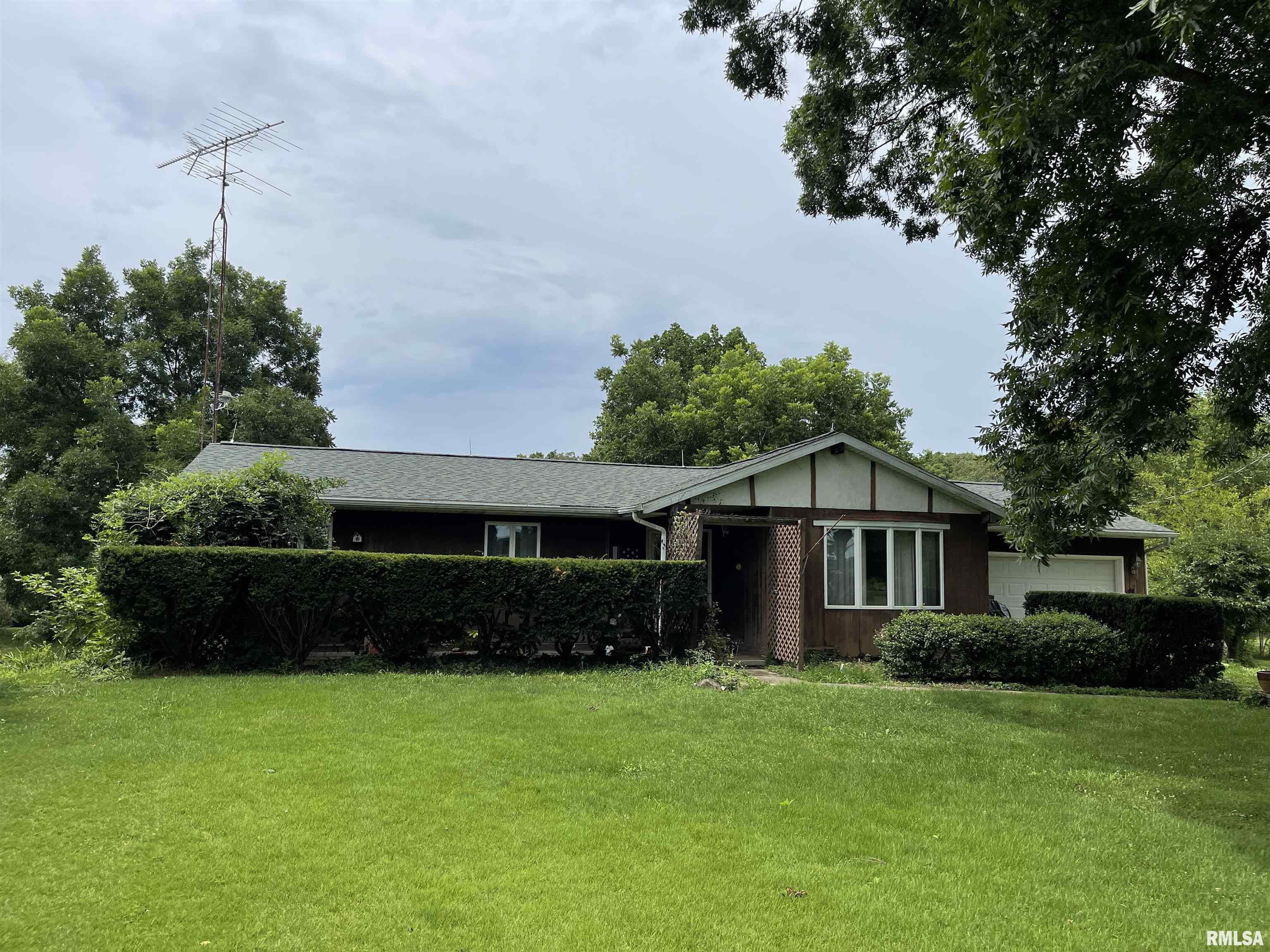 6851 Apple Ridge Road Iuka, IL 62849 - Photo 1 of 33
