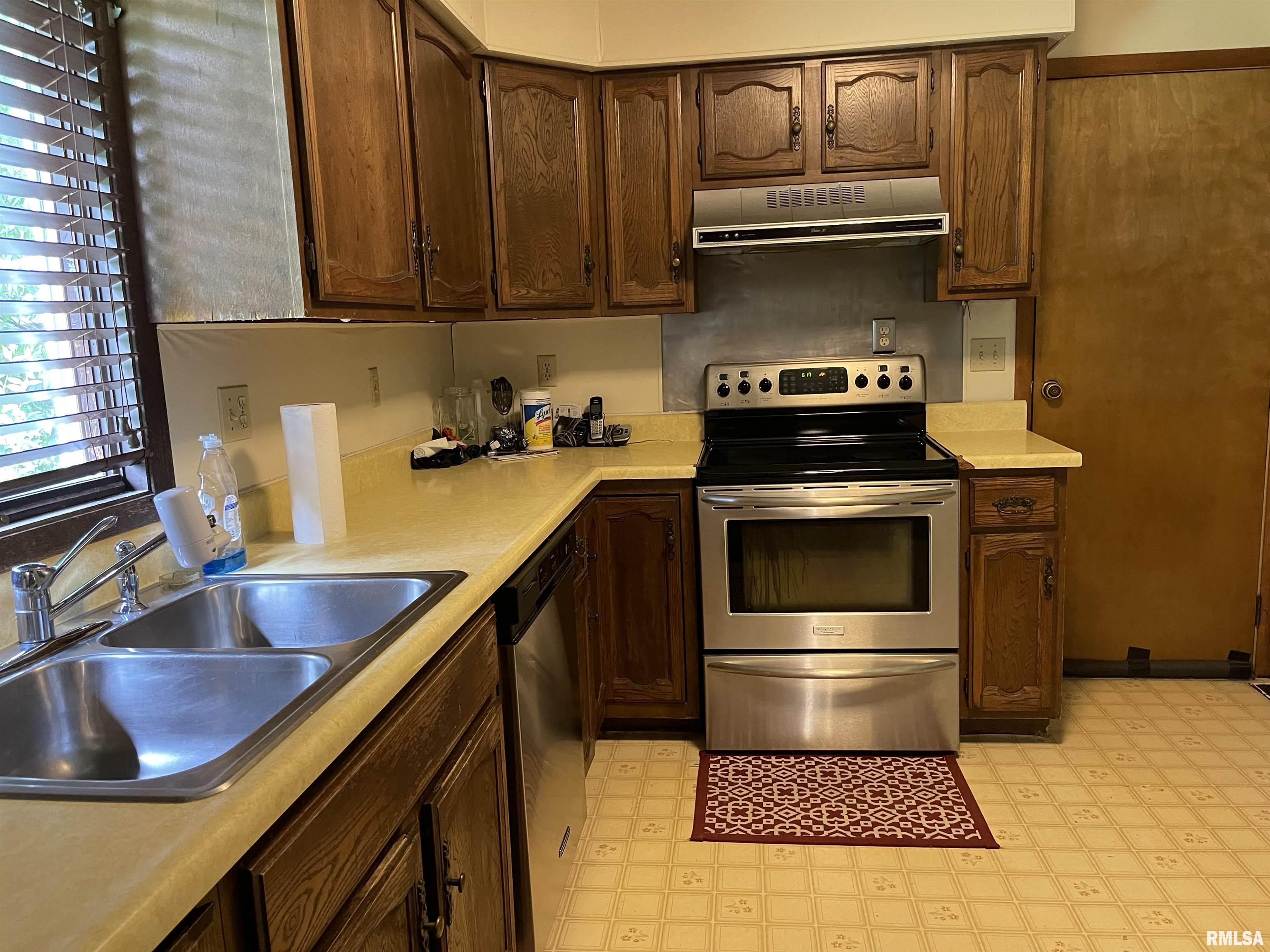 6851 Apple Ridge Road Iuka, IL 62849 - Photo 8 of 33