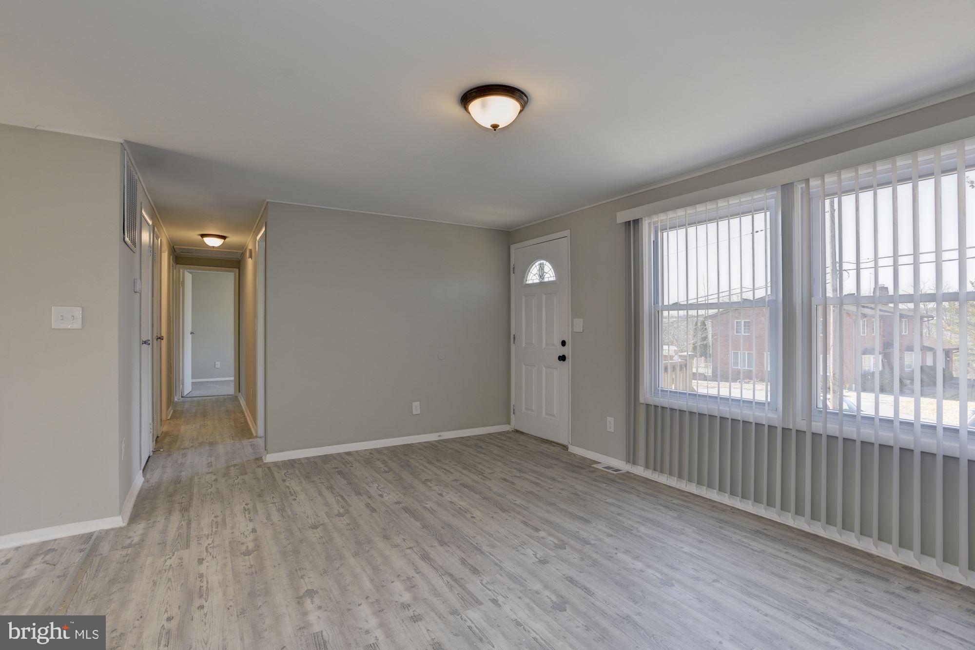 6821 Bensel Avenue Rosedale, MD 21237 - Photo 3 of 23 Living Room