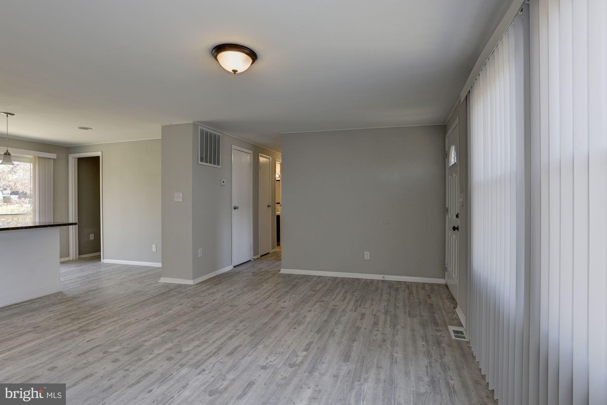 6821 Bensel Avenue Rosedale, MD 21237 - Photo 4 of 23 Living Room