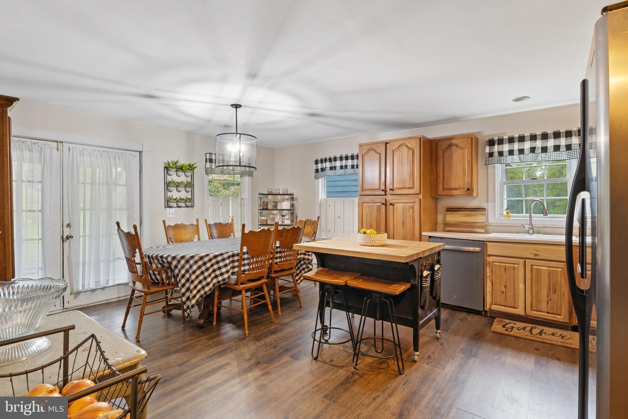 11459 Simmons Road Taneytown, MD 21787 - Photo 10 of 68 Country Kitchen - Main (island excluded)