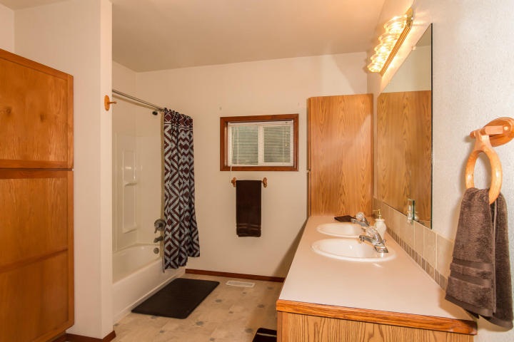 1796 Hutchison Road Addy, WA 99101 - Photo 12 of 20
