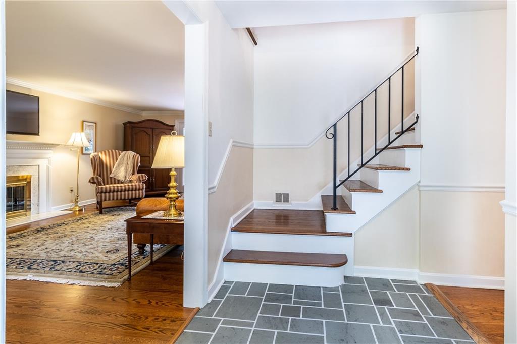525 Trotwood Ridge Road Pittsburgh, PA 15241 - Photo 7 of 15 Bright and large entryway to greet your guests.
