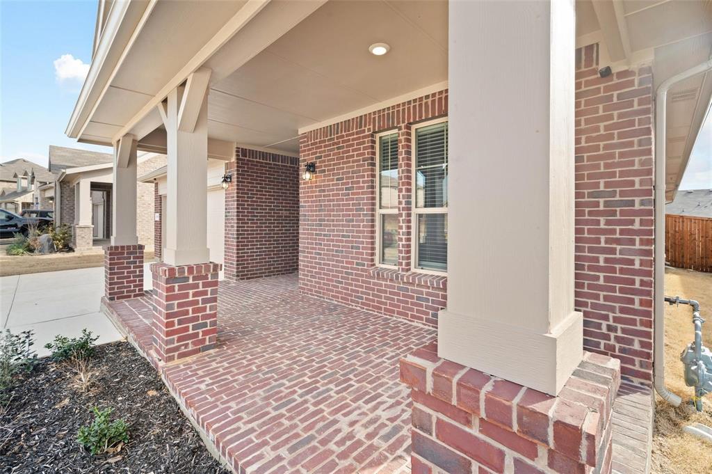 517 Watson Lane Denton, TX 76210 - Photo 2 of 13