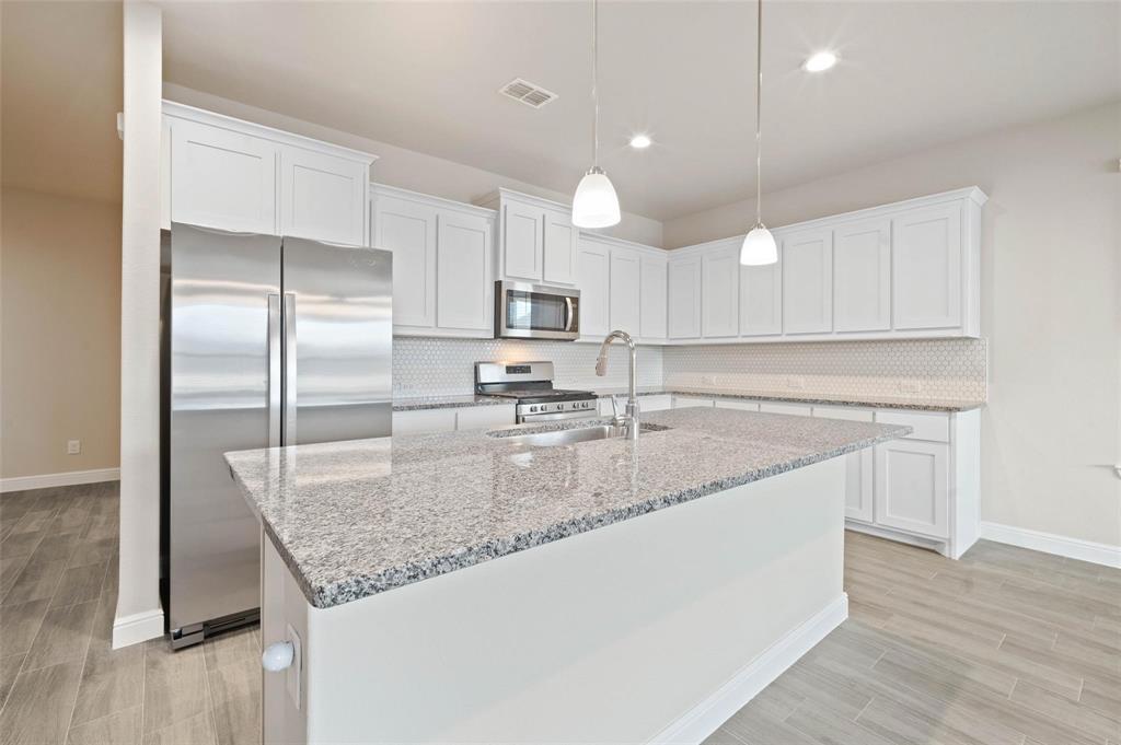 517 Watson Lane Denton, TX 76210 - Photo 4 of 13