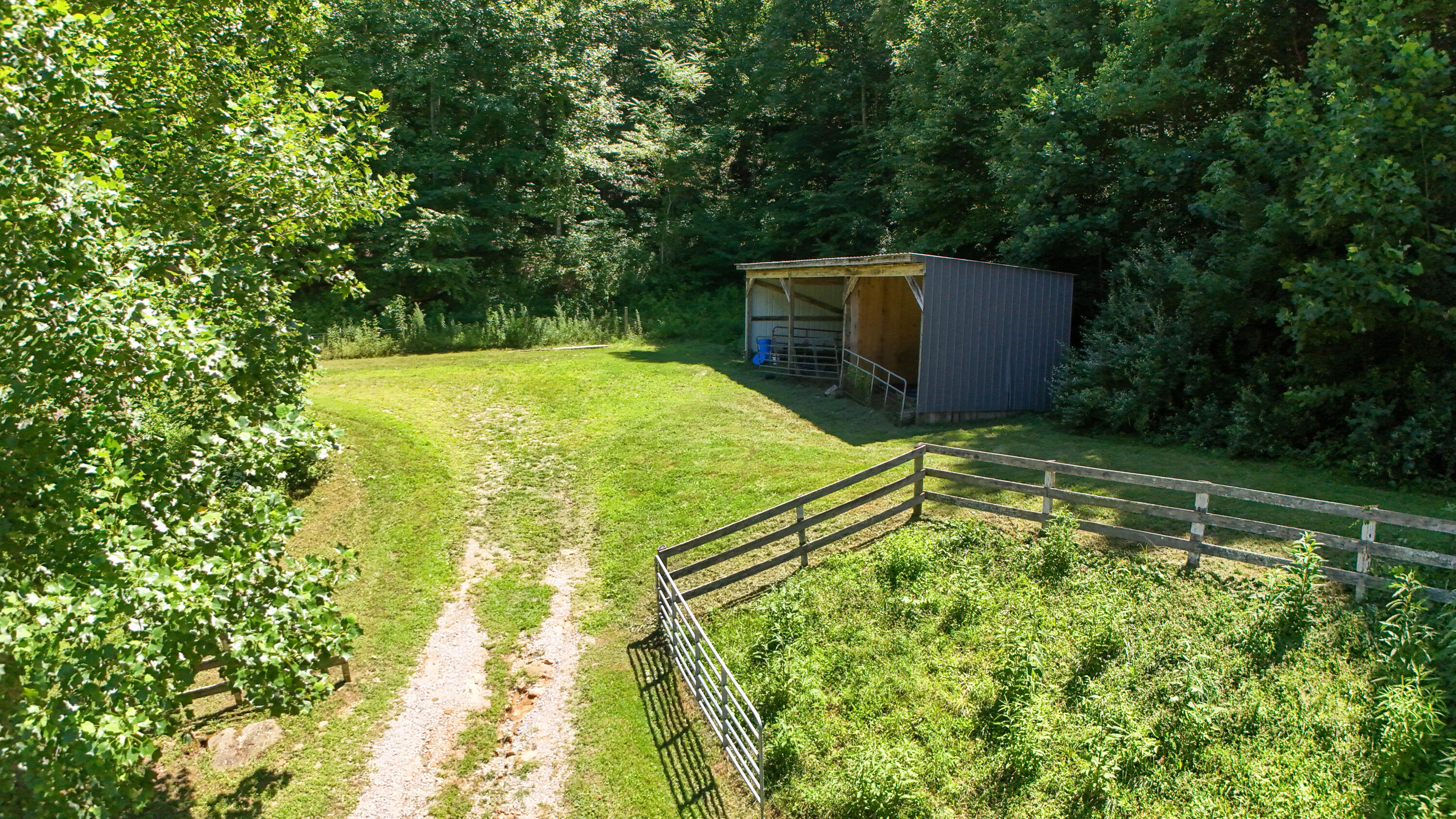 381 Hinkle Branch Road Flat Lick, KY 40935 - Photo 38 of 52 LightroomRealEstateEdits-35
