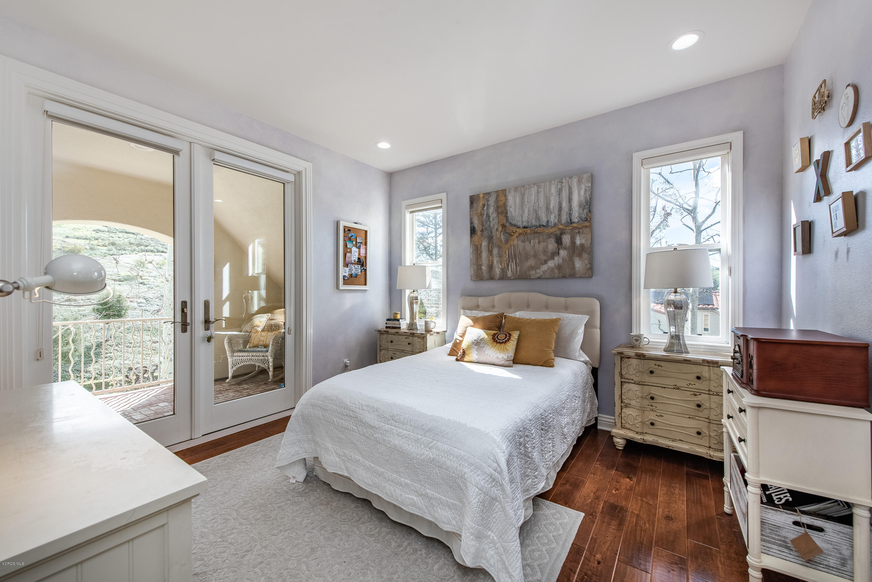 5635 Evening Sky Drive Simi Valley, CA 93063 - Photo 54 of 84 Jack & Jill Bedroom