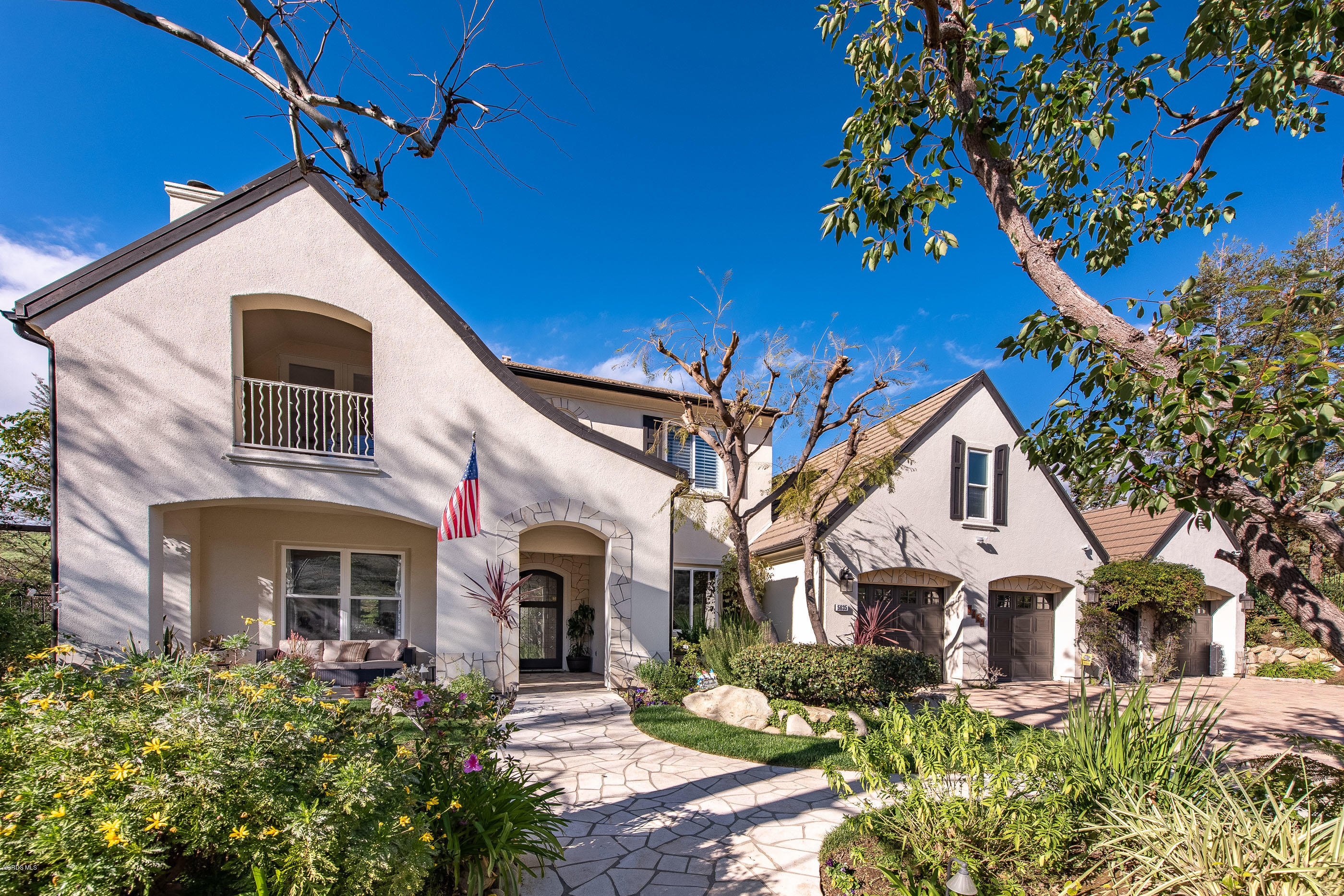 5635 Evening Sky Drive Simi Valley, CA 93063 - Photo 84 of 84 a front view of a house with a yard