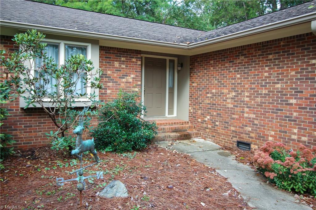 3607 Hunting Ridge Drive High Point, NC 27265 - Photo 2 of 26 Gallery Image 2