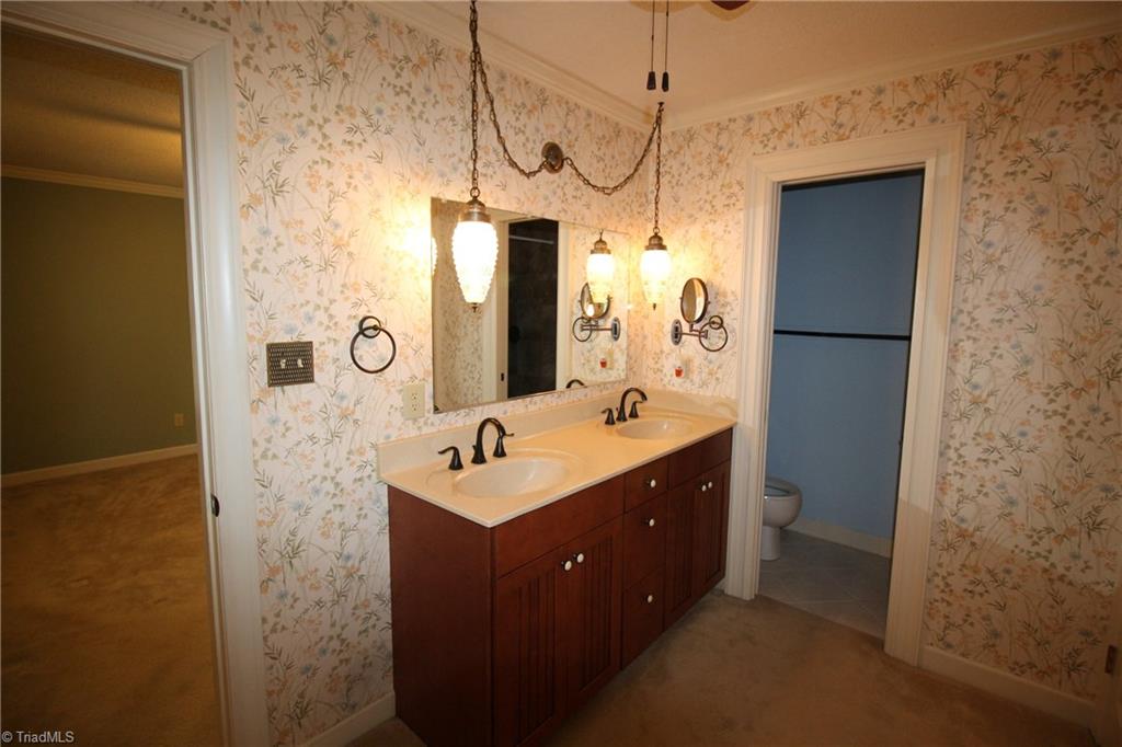 3607 Hunting Ridge Drive High Point, NC 27265 - Photo 15 of 26 Gallery Image 15