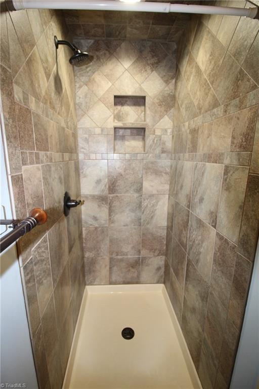 3607 Hunting Ridge Drive High Point, NC 27265 - Photo 17 of 26 Gallery Image 17