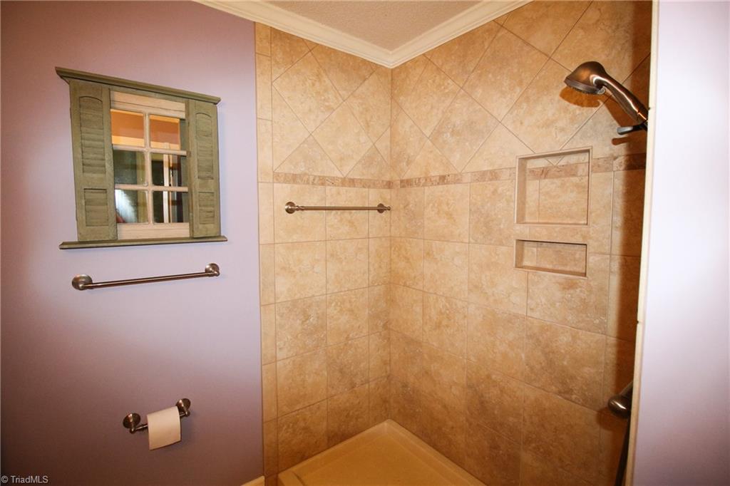3607 Hunting Ridge Drive High Point, NC 27265 - Photo 21 of 26 Gallery Image 21