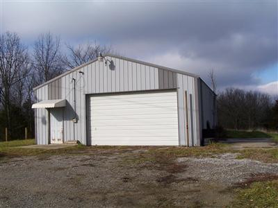 4130 Bardstown Road Lawrenceburg, KY 40342 - Photo 9 of 10 Garage