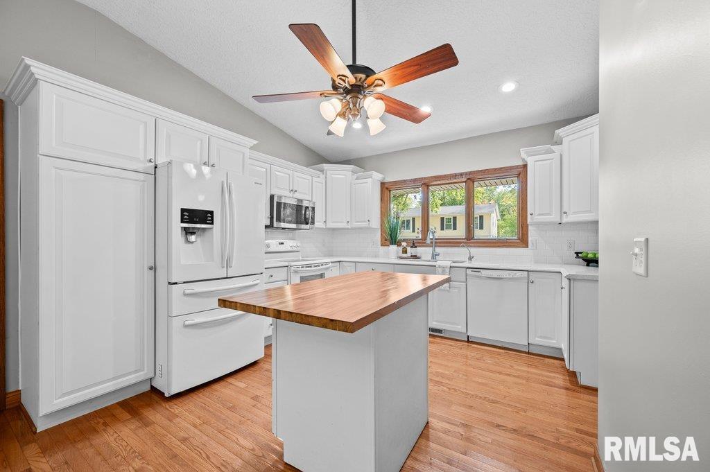 223 28th Avenue Moline, IL 61265 - Photo 11 of 44