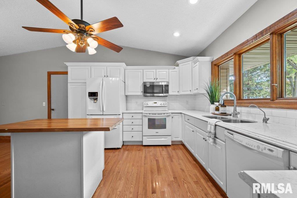 223 28th Avenue Moline, IL 61265 - Photo 12 of 44